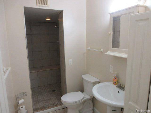Hazel Park, MI 48030,1026 E MUIR Avenue