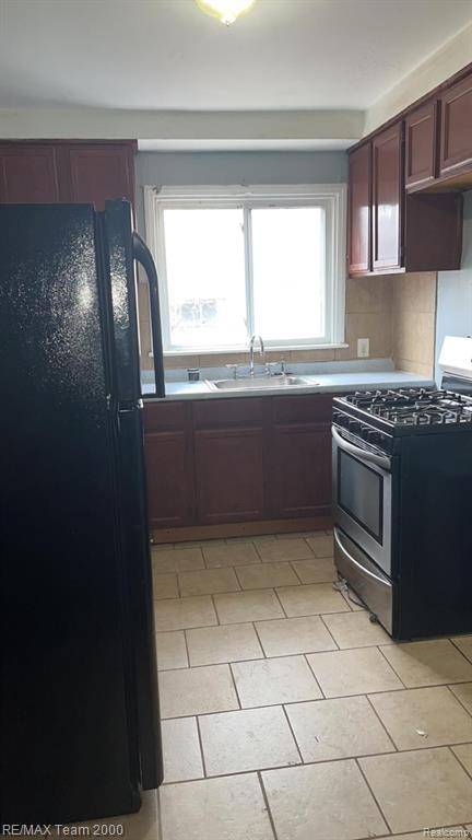 Dearborn Heights, MI 48125,26180 Powers Avenue