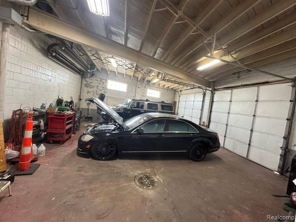 Clinton Twp, MI 48036,368 N GRATIOT Avenue