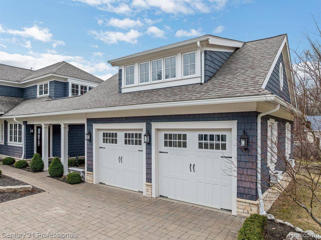 White Lake Twp, MI 48386,10667 CASTLEWOOD Drive