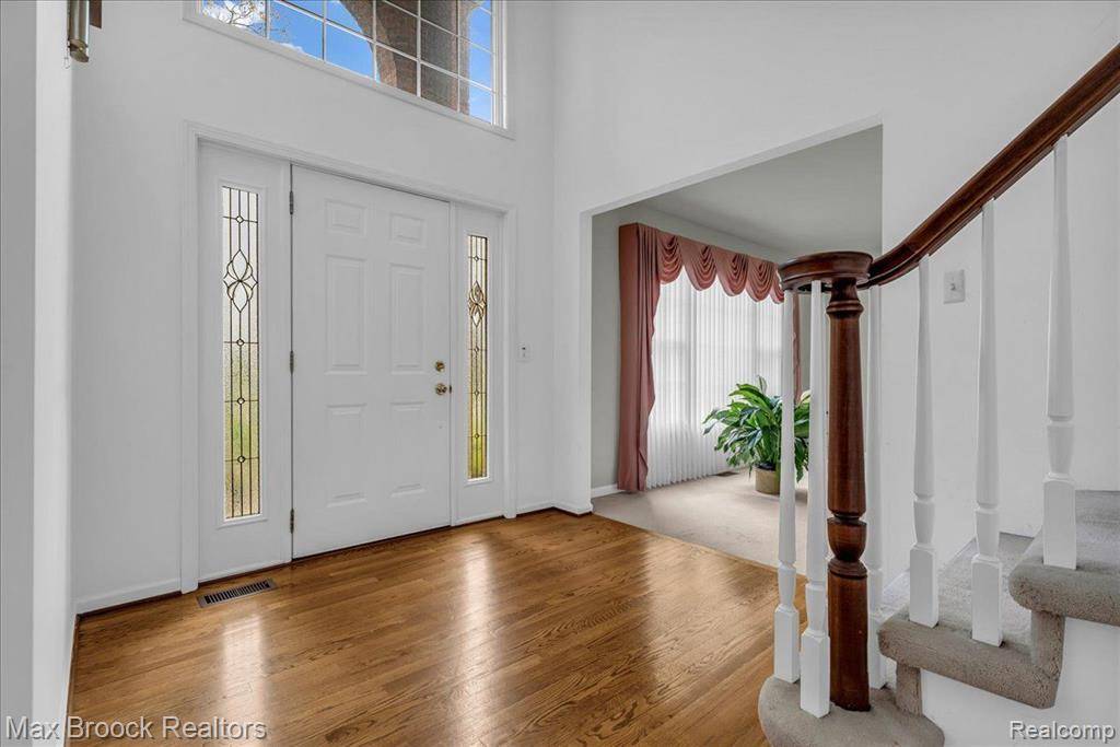 Bloomfield Twp, MI 48304,1021 OAK TREE Lane