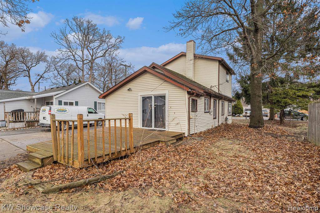 Waterford Twp, MI 48327,2319 HARTFORD Avenue