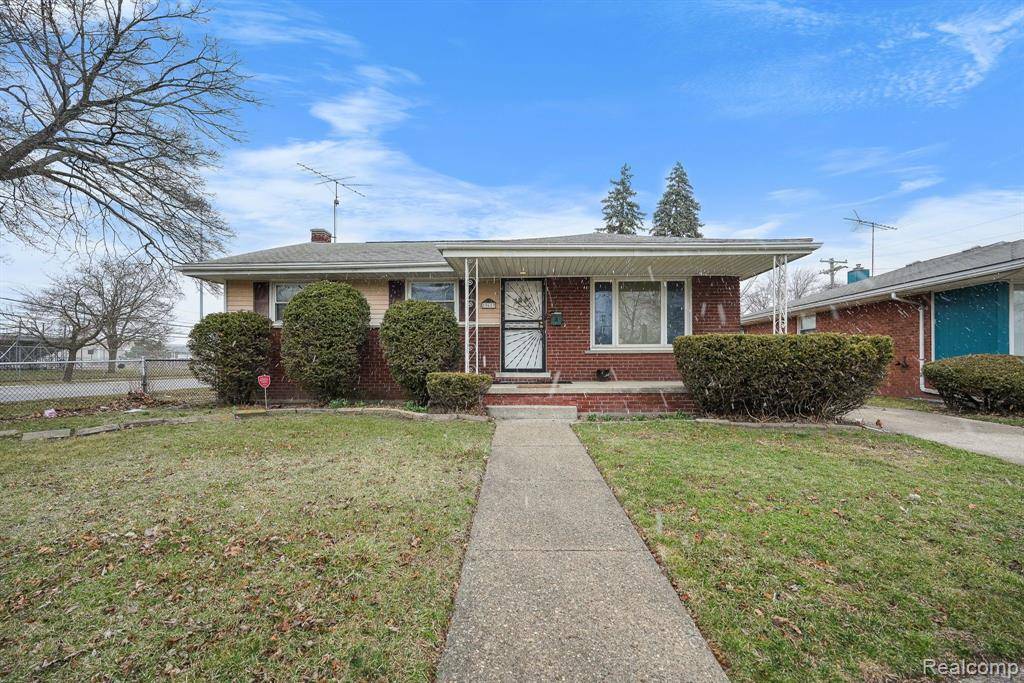 Harper Woods, MI 48225,19613 LOCHMOOR Street