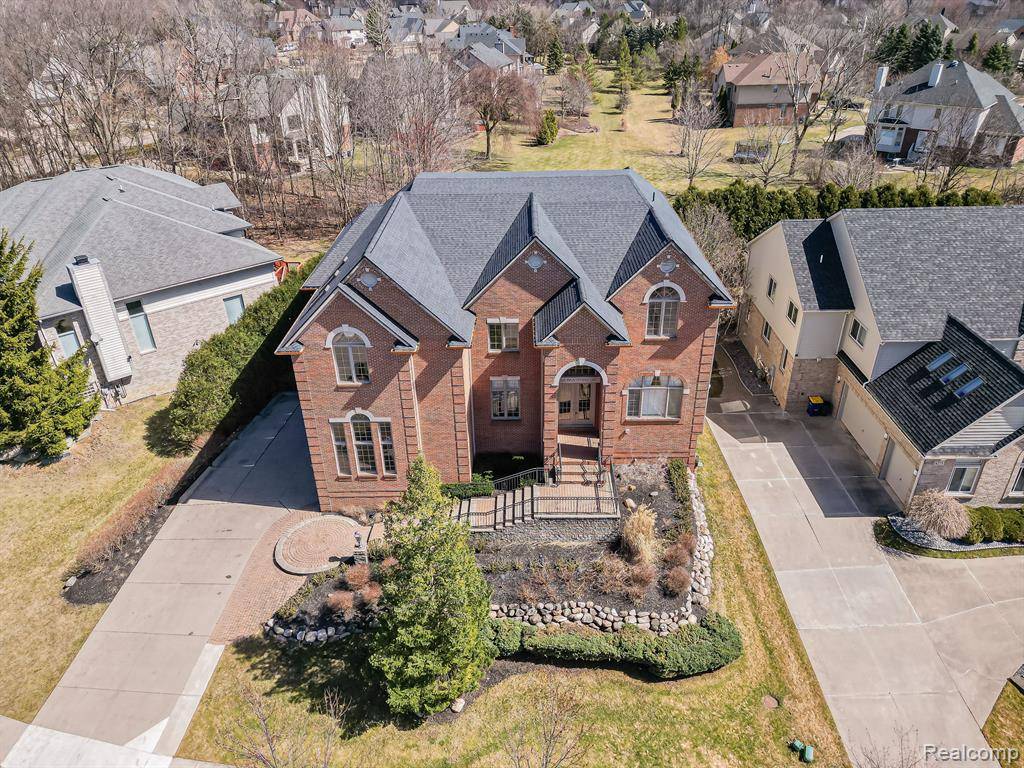 West Bloomfield Twp, MI 48322,6265 BRANFORD Drive
