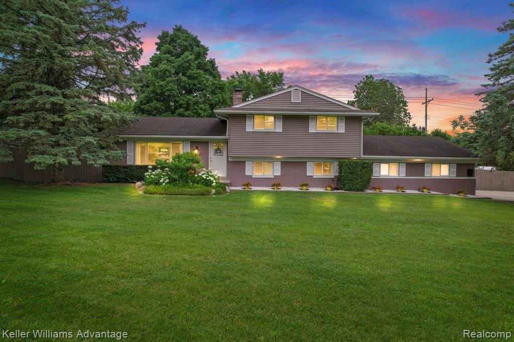 Milford Vlg, MI 48381,220 CRYSTAL Street