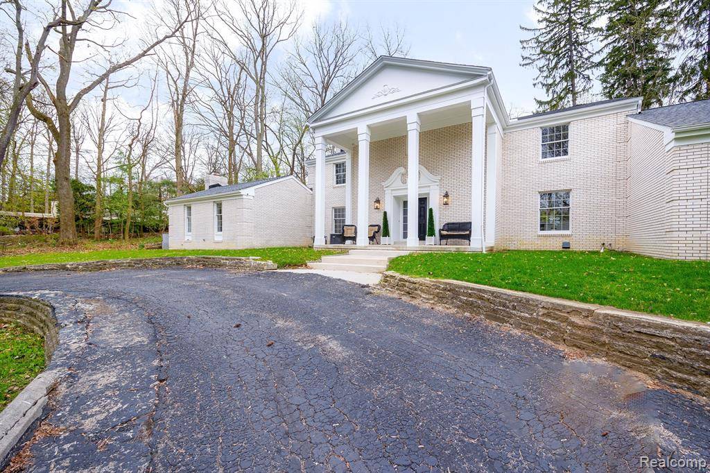Bloomfield Hills, MI 48304,469 Goodhue Road