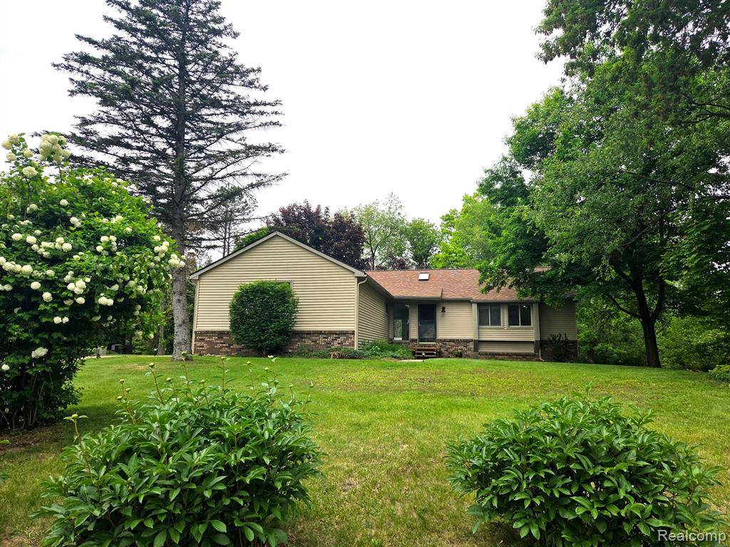 Brighton Twp, MI 48114,3380 WATERSEDGE Drive