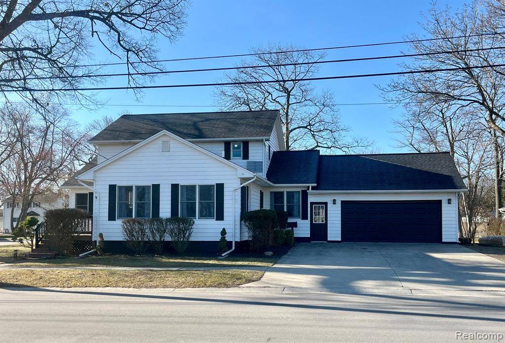 St. Clair, MI 48079,207 PALMER Street