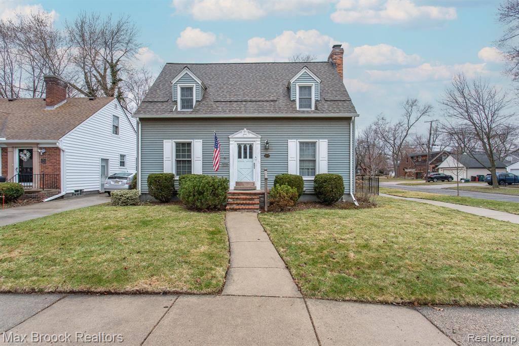 Huntington Woods, MI 48070,10704 NADINE Avenue