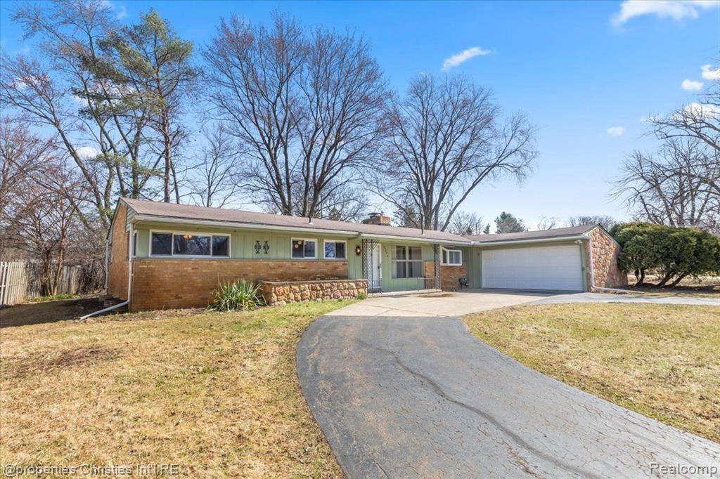 Farmington Hills, MI 48334,29680 GILCHREST st
