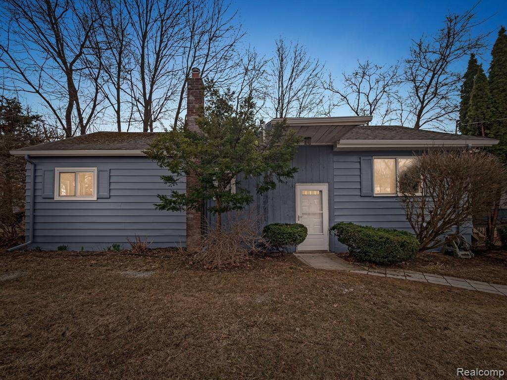 Auburn Hills, MI 48326,410 S Squirrel Road