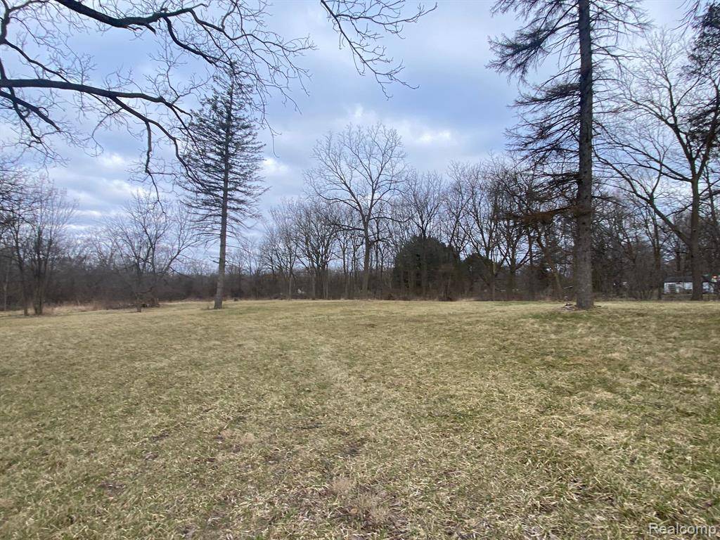 Burton, MI 48519,3104 S CENTER Road