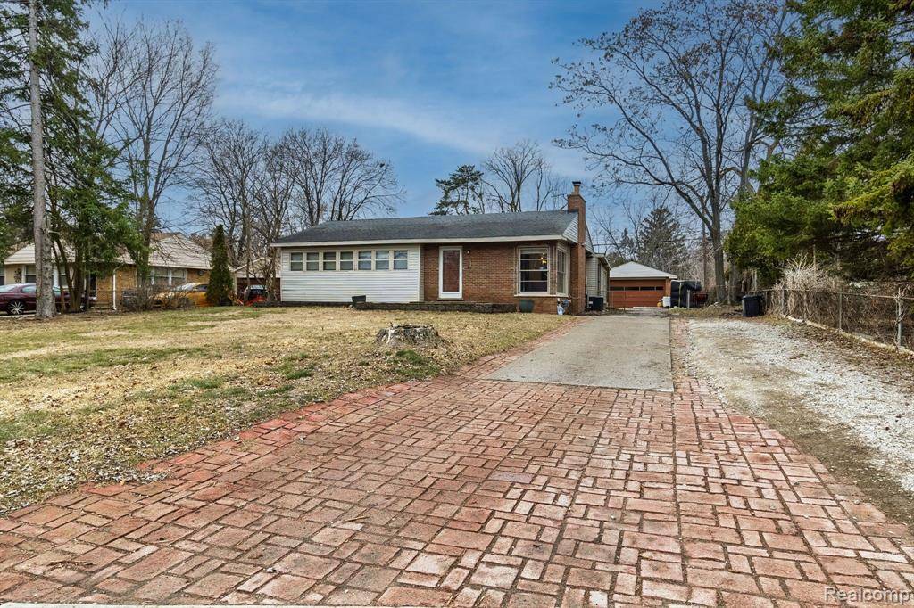 West Bloomfield Twp, MI 48324,2174 MIDDLEBELT Road