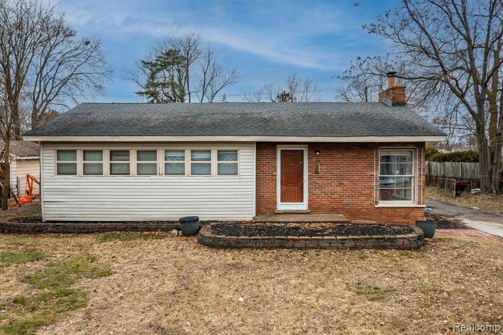West Bloomfield Twp, MI 48324,2174 MIDDLEBELT Road