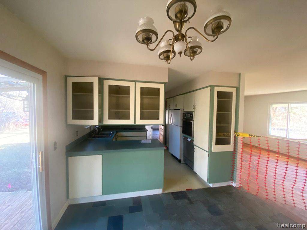 Burton, MI 48509,6111 WOODMOOR Drive