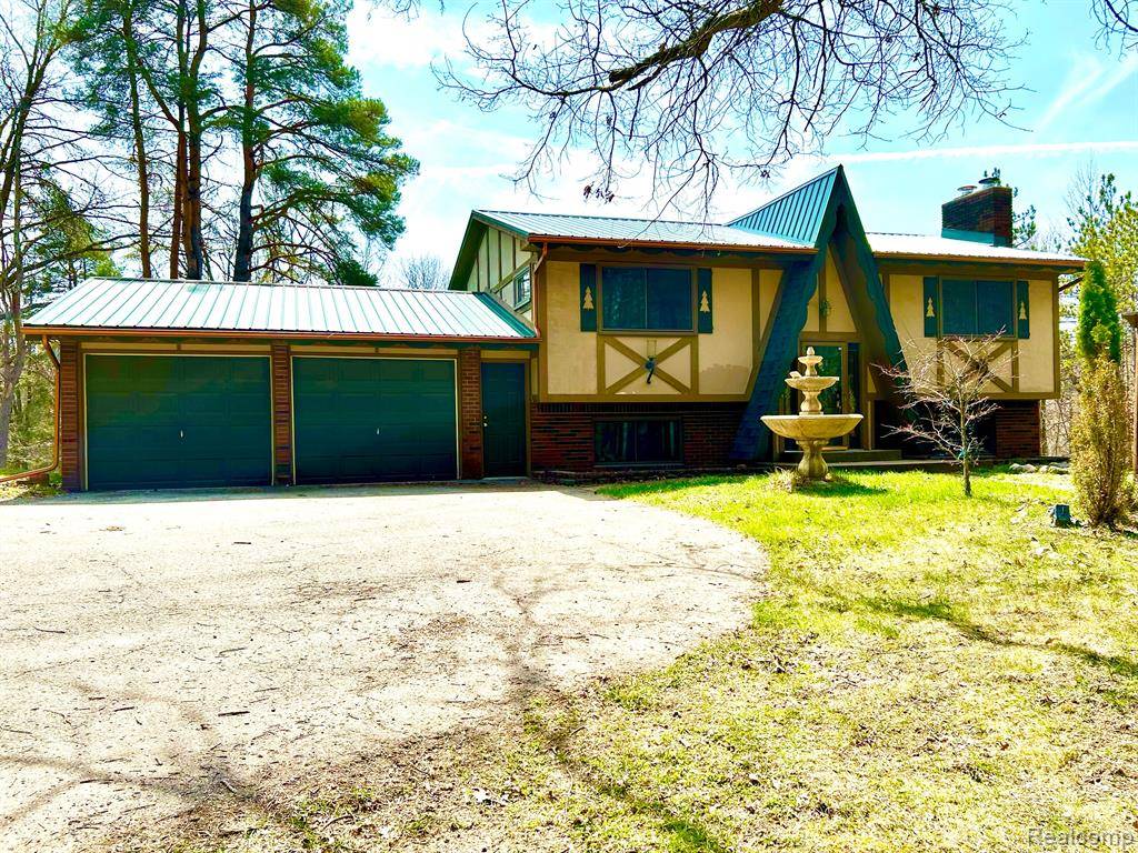 Groveland Twp, MI 48462,400 WOLFE Road