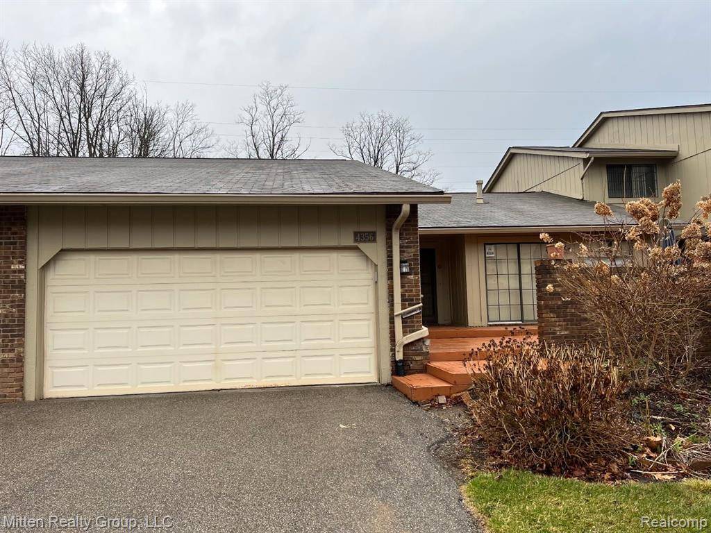 West Bloomfield Twp, MI 48323,4356 FOXPOINTE Drive