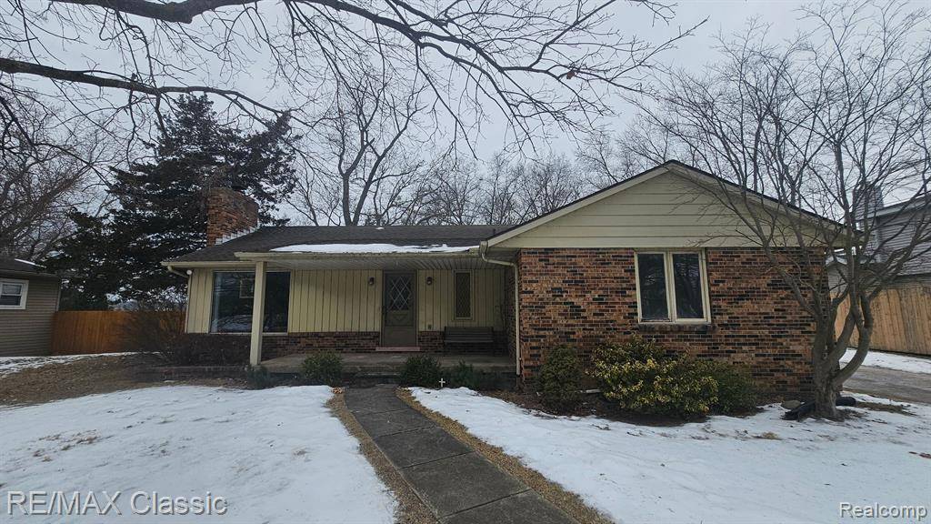 Commerce Twp, MI 48382,6045 CARROLL LAKE Road