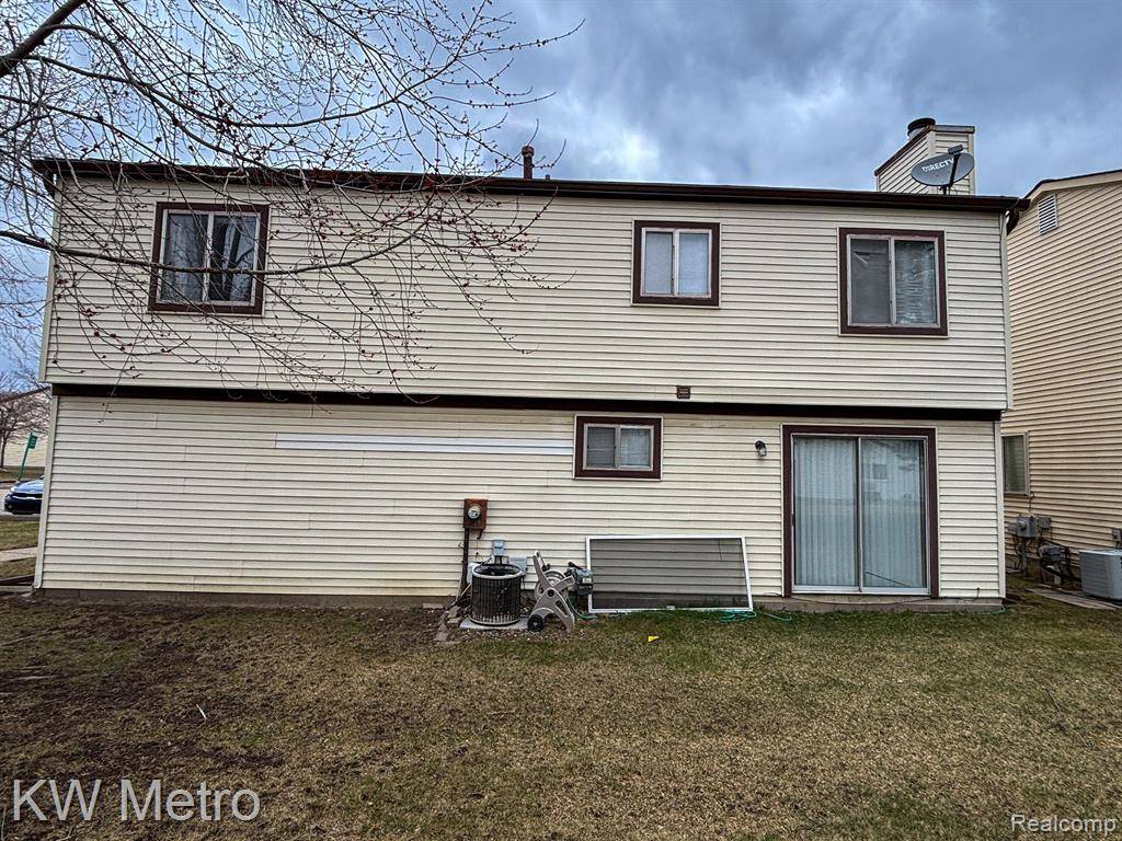 Troy, MI 48083,2830 ROUNDTREE Drive