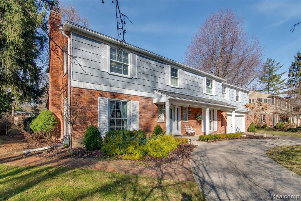 Grosse Pointe, MI 48230,253 LAKELAND Street