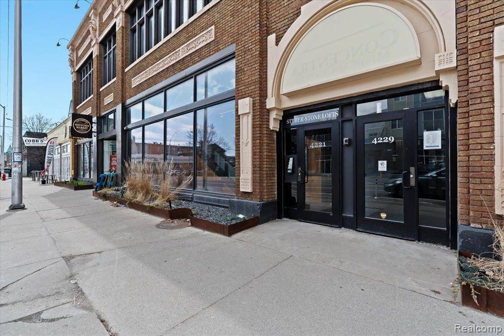 Detroit, MI 48201,4221 CASS Avenue 1300