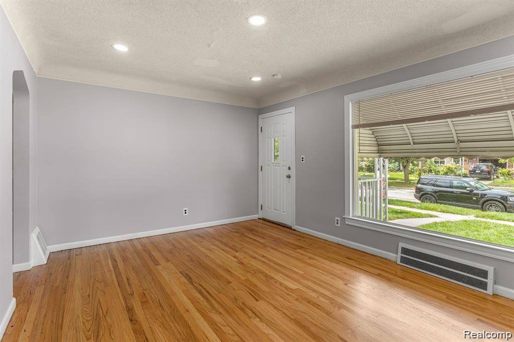 Lincoln Park, MI 48146,4127 HOWARD Street