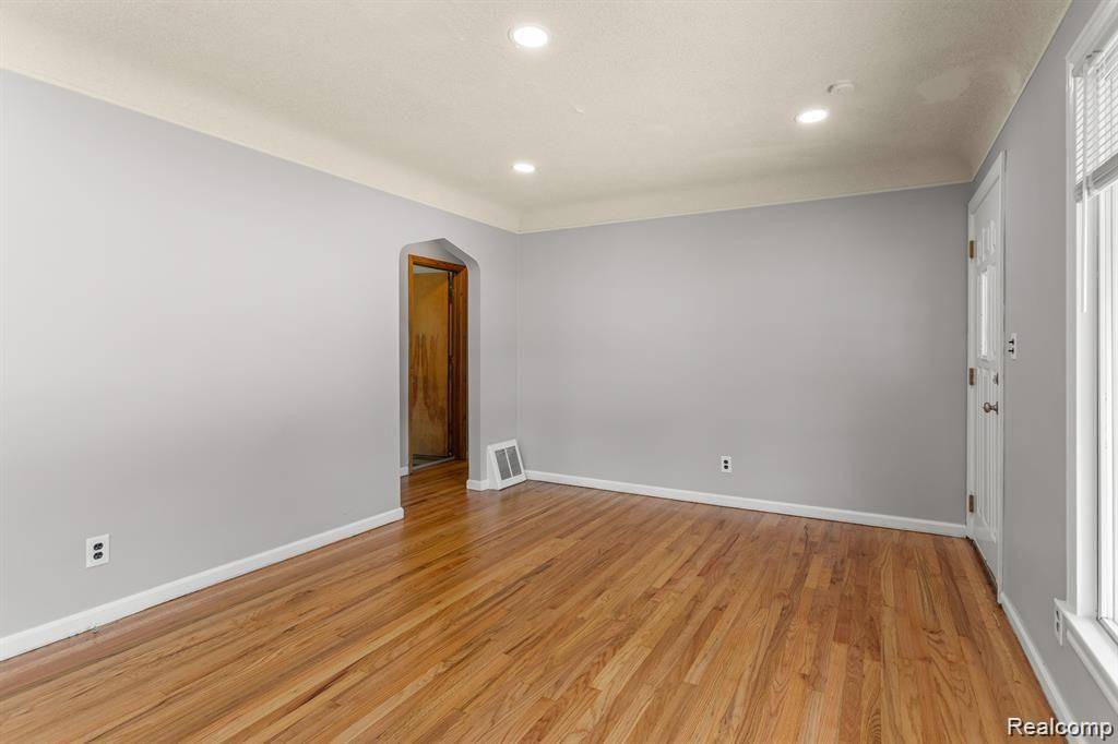 Lincoln Park, MI 48146,4127 HOWARD Street
