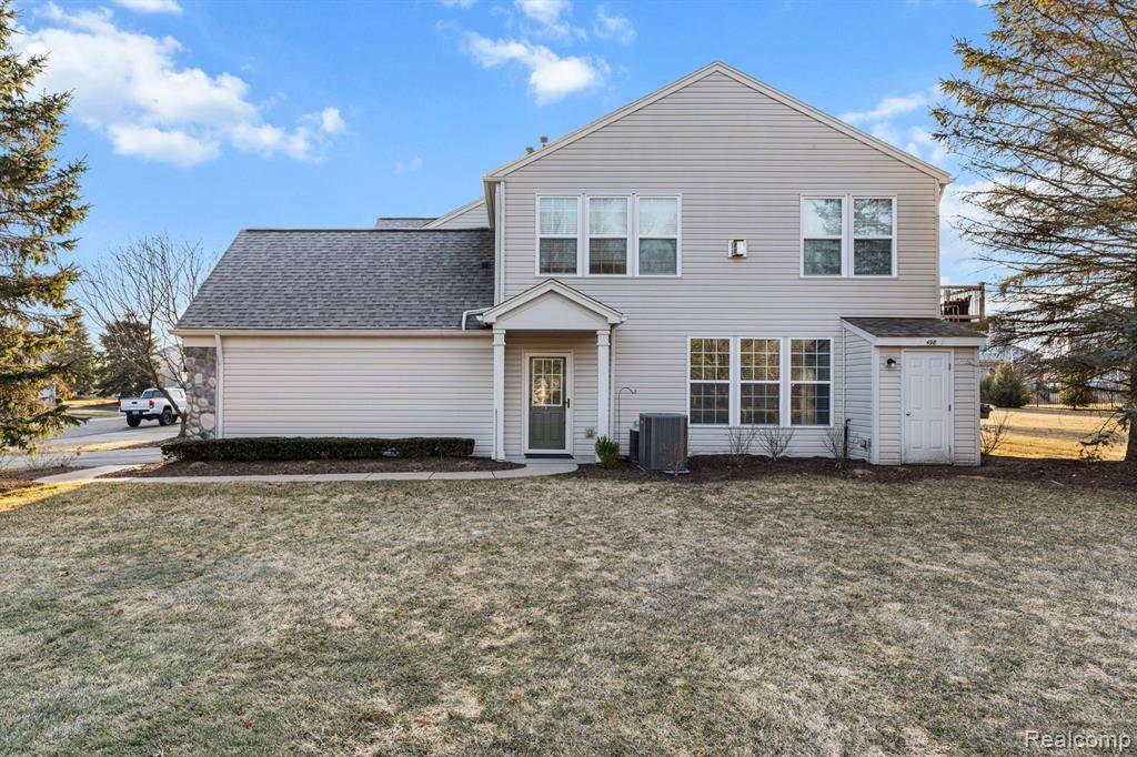 Holly Twp, MI 48442,500 DOCKSIDE Circle 2