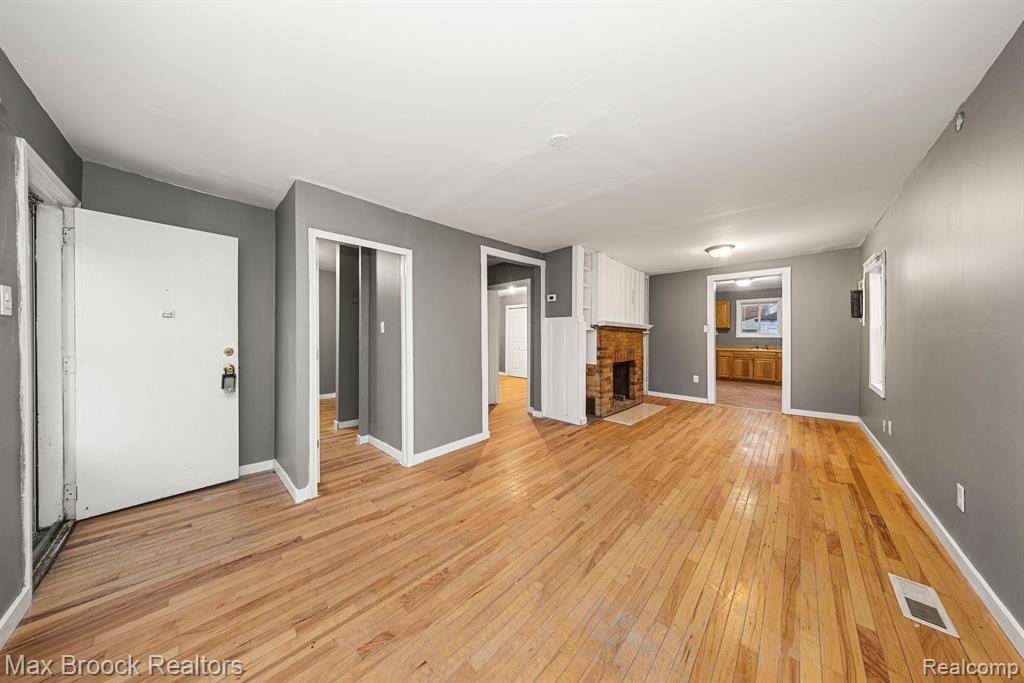 Hazel Park, MI 48030,1504 E MEYERS Avenue