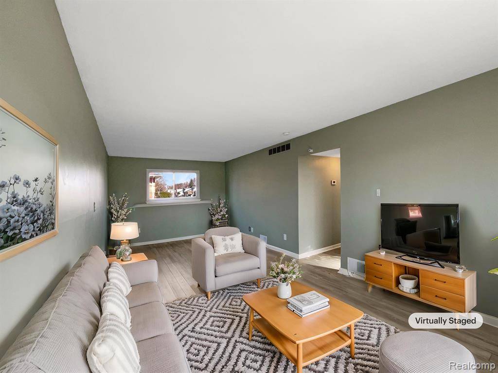 Garden City, MI 48135,32610 MAPLEWOOD Street