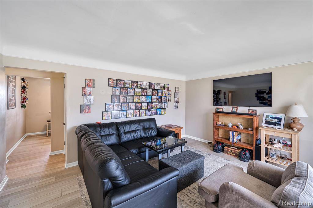 Eastpointe, MI 48021,24674 WILLOWBY Avenue