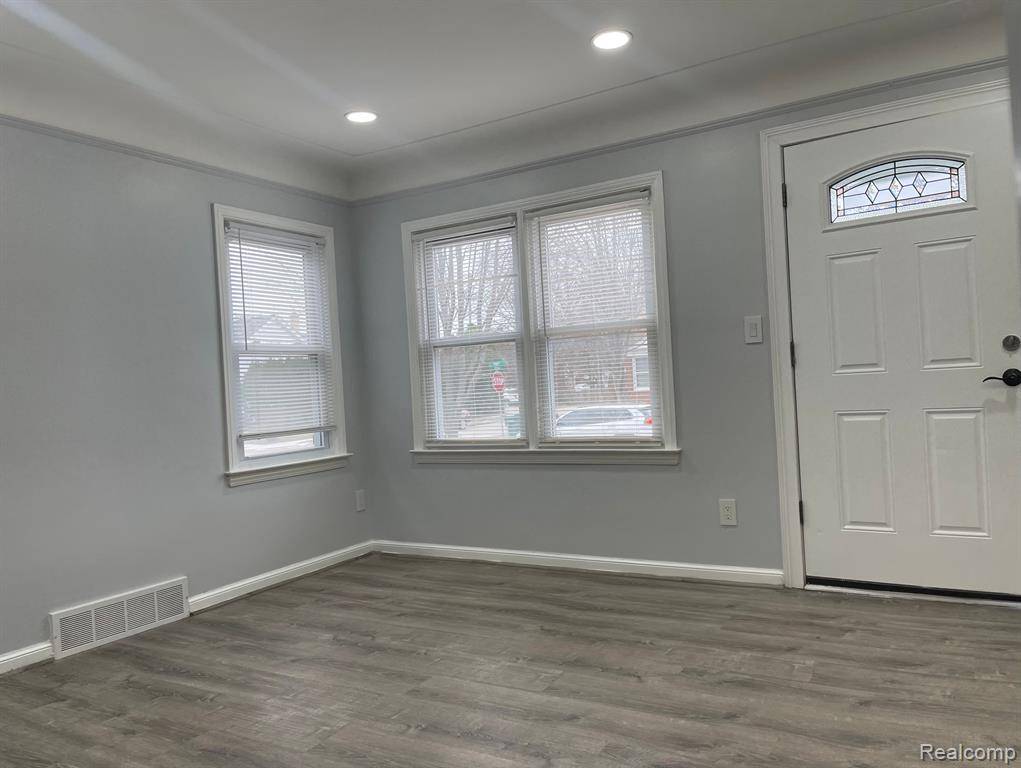 Dearborn, MI 48126,4651 HELEN Street