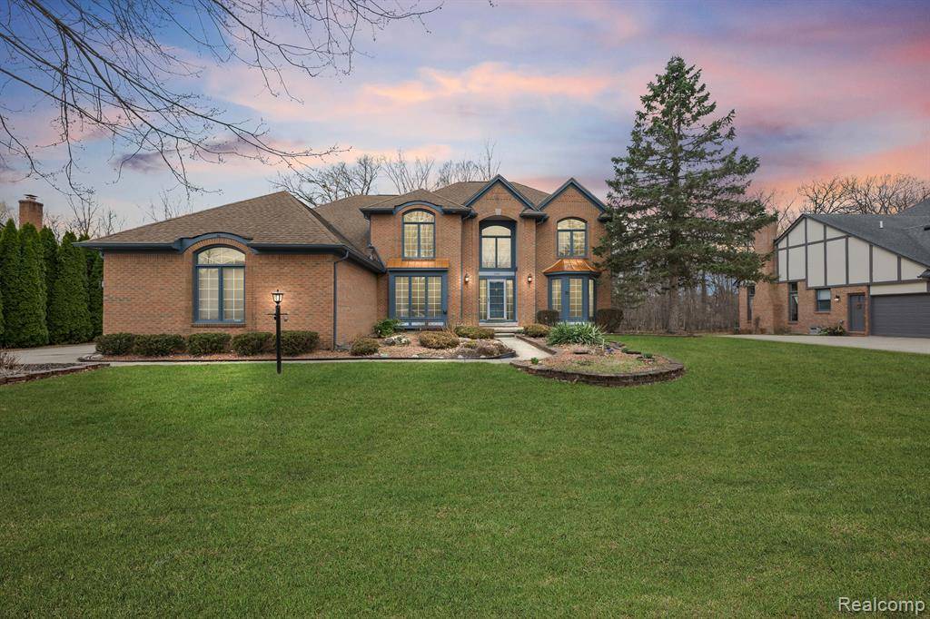 Rochester Hills, MI 48306,1384 LAKEVIEW Drive