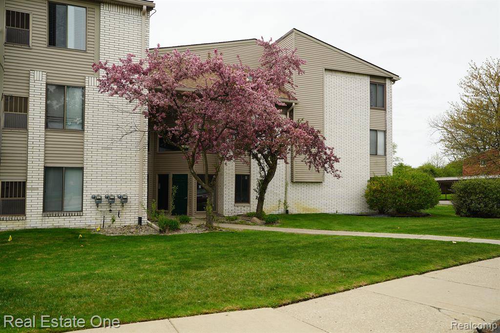 Farmington Hills, MI 48334,32013 W 12 MILE Road 306