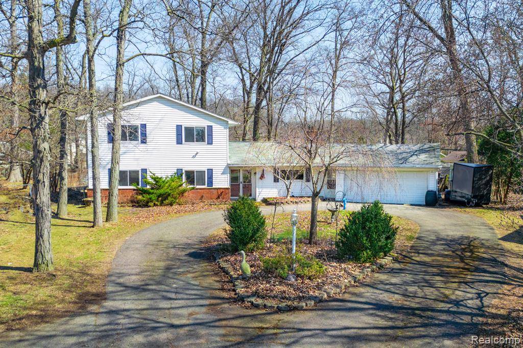 Grosse Ile Twp, MI 48138,25155 DALLAS Drive