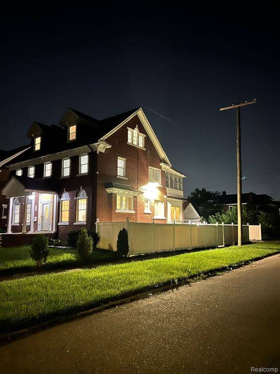 Detroit, MI 48206,8451 LA SALLE Boulevard