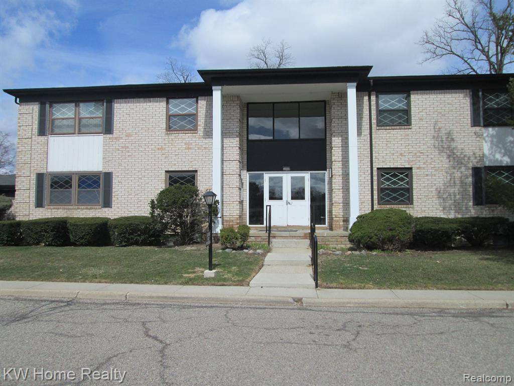 Southfield, MI 48034,30060 WILDBROOK Drive 204