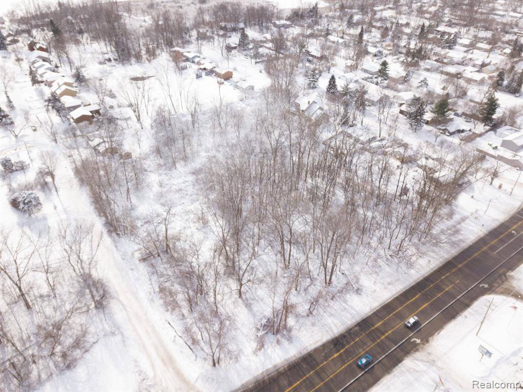 West Bloomfield Twp, MI 48324,000 COOLEY Lake
