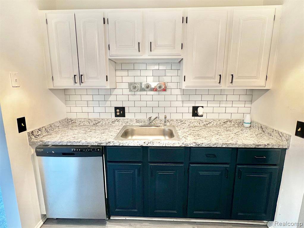 Bloomfield Twp, MI 48304,Address not disclosed