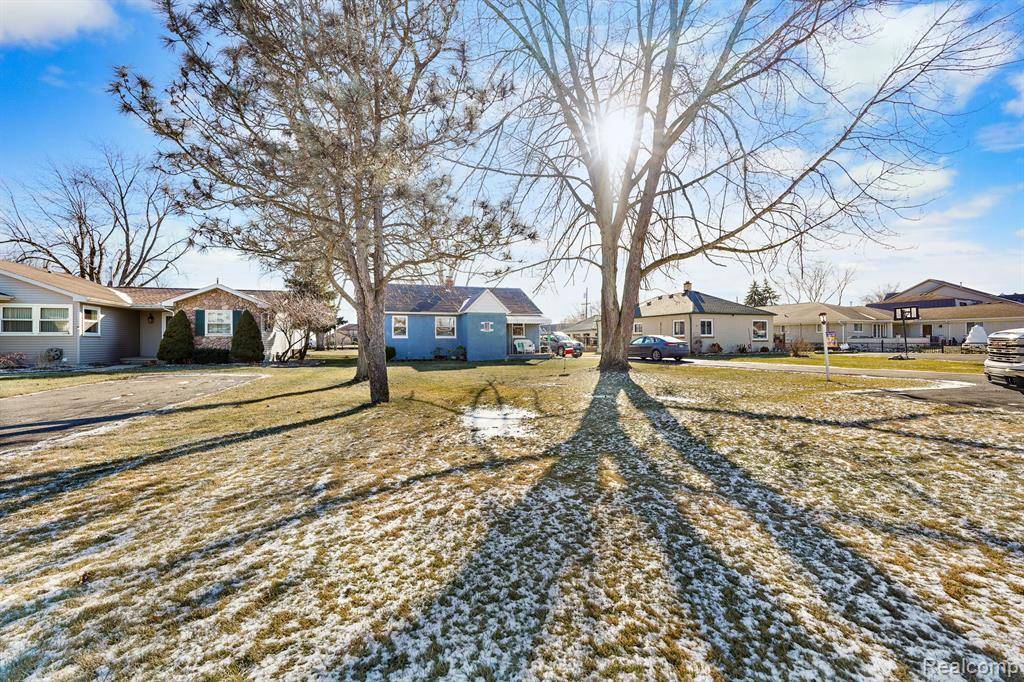 Chesterfield Twp, MI 48047,47978 JEFFERSON Avenue