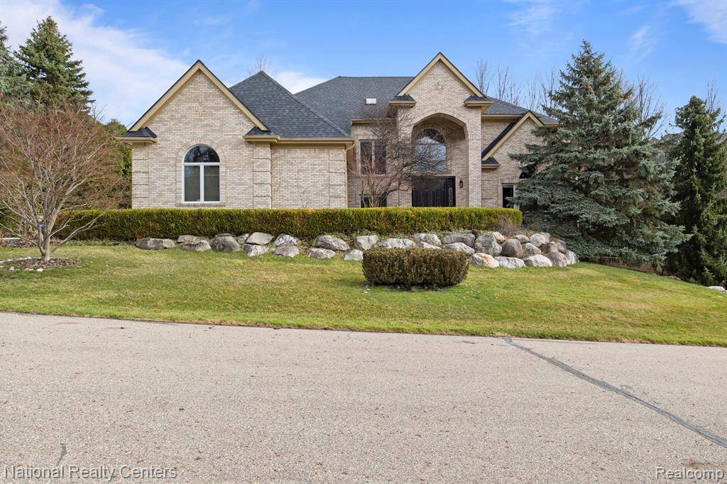 Farmington Hills, MI 48331,26732 WEMBLEY  Court
