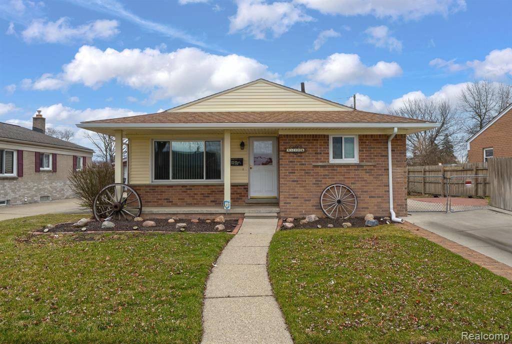 St. Clair Shores, MI 48082,31204 SAINT MARGARET Street