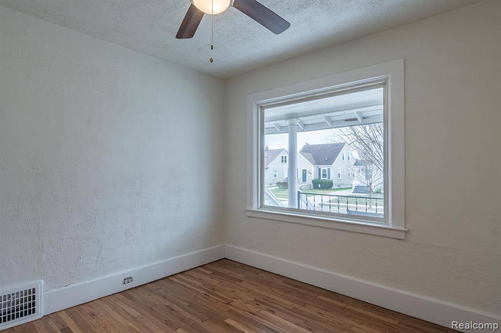 Berkley, MI 48072,880 HARVARD Road