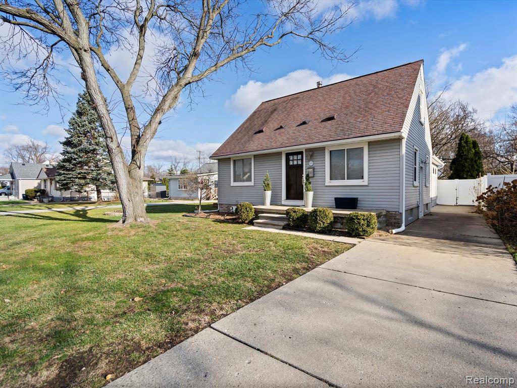 Royal Oak, MI 48073,3220 PRAIRIE Avenue