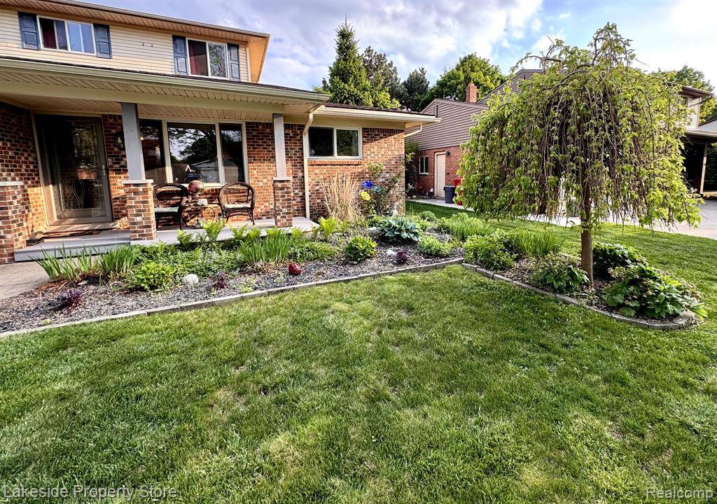 Macomb Twp, MI 48044,15720 JENNIFER Drive
