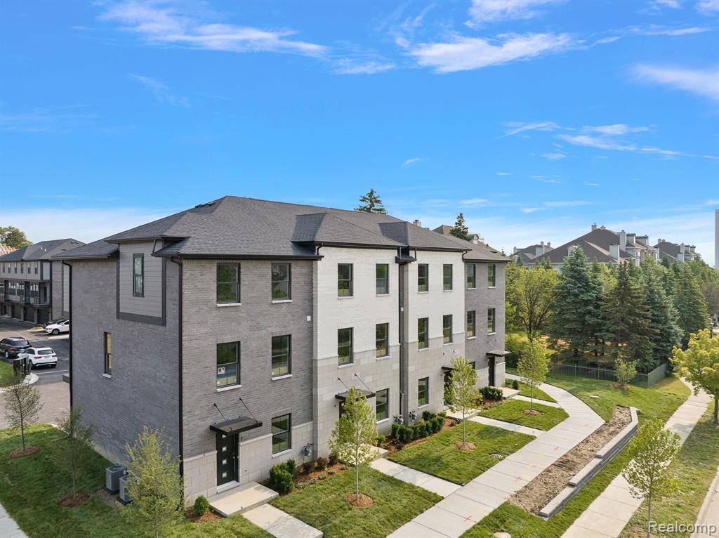 Troy, MI 48084,2841 SUMMERS