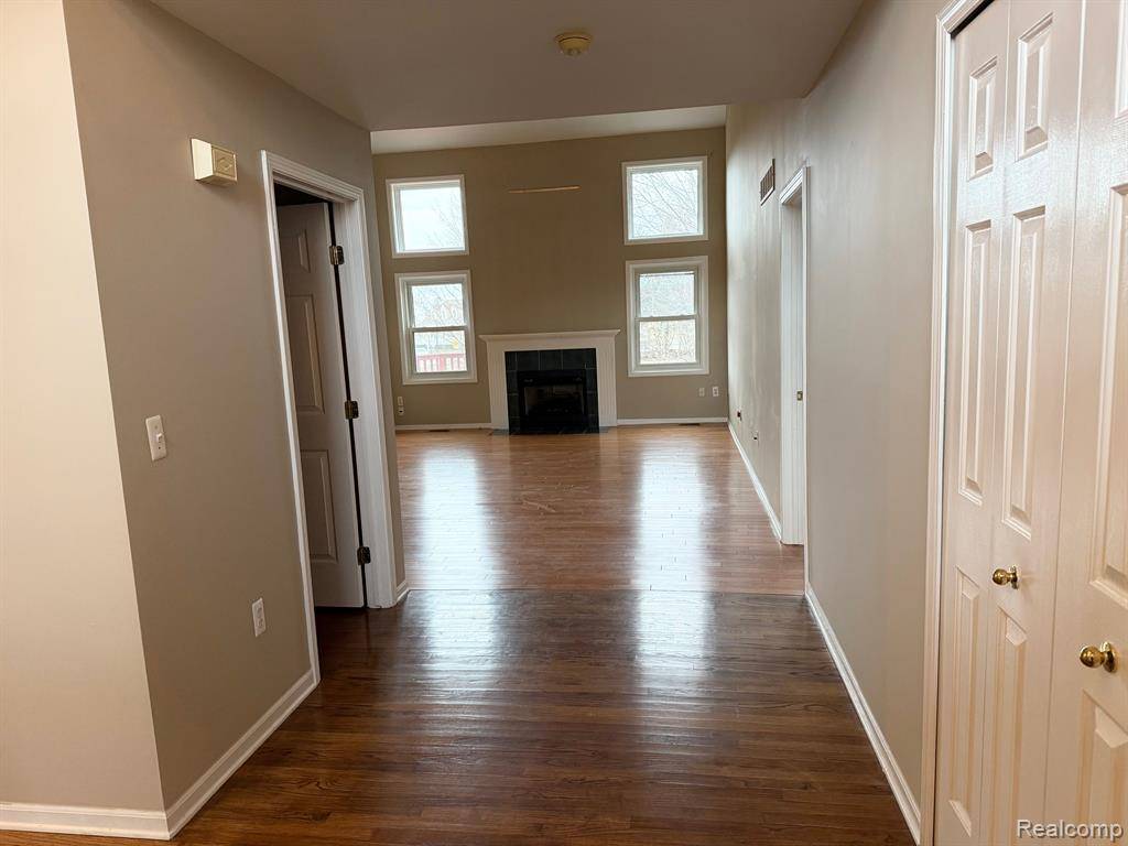 Novi, MI 48377,28975 HEARTHSTONE Drive