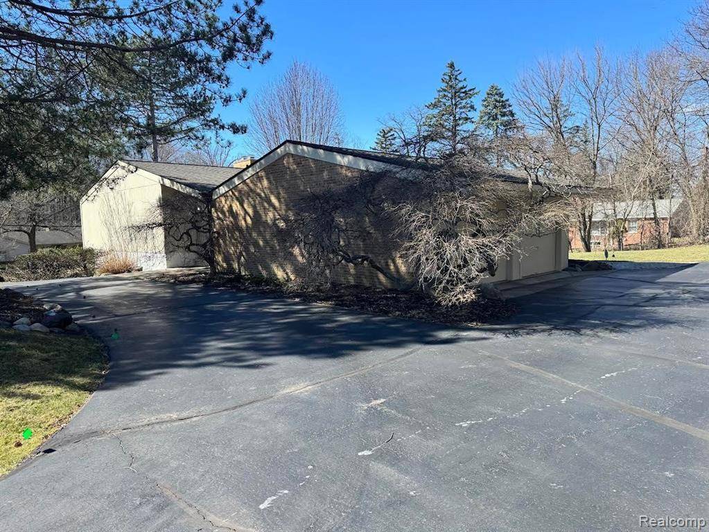 Bloomfield Twp, MI 48302,1886 HARVEST Lane