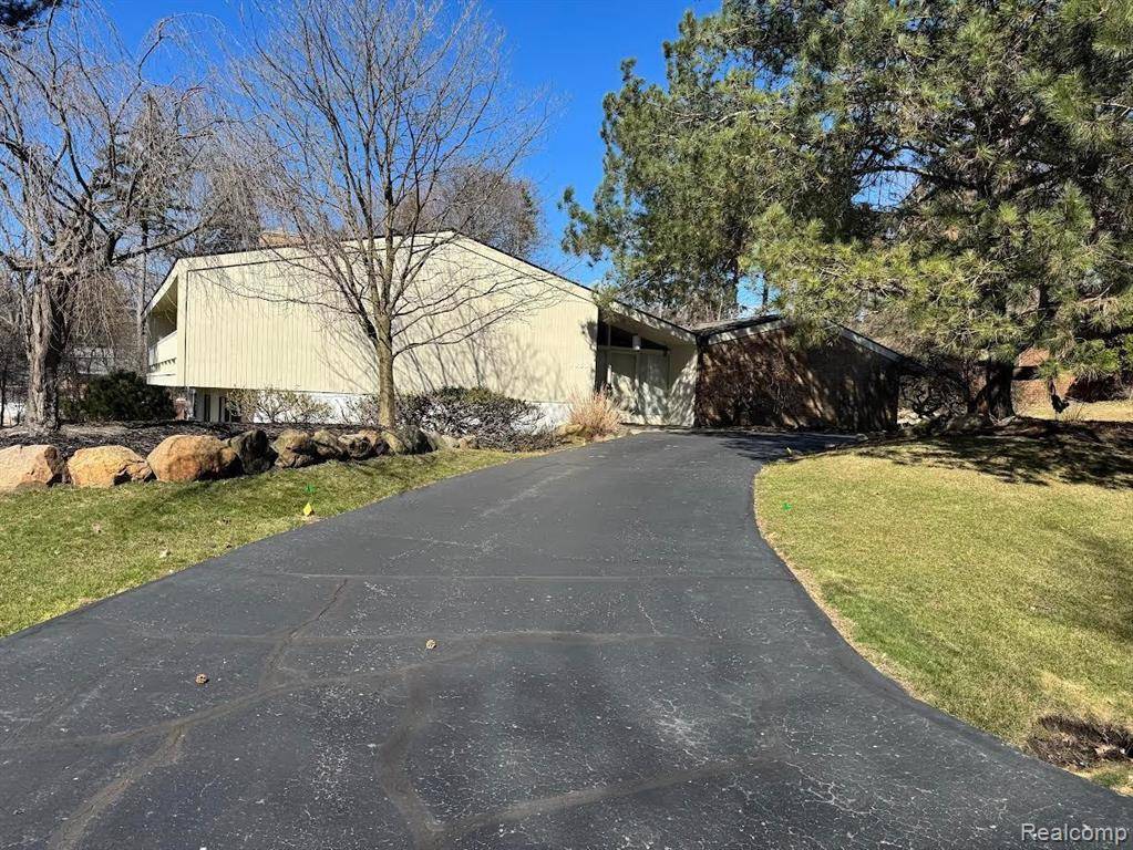 Bloomfield Twp, MI 48302,1886 HARVEST Lane