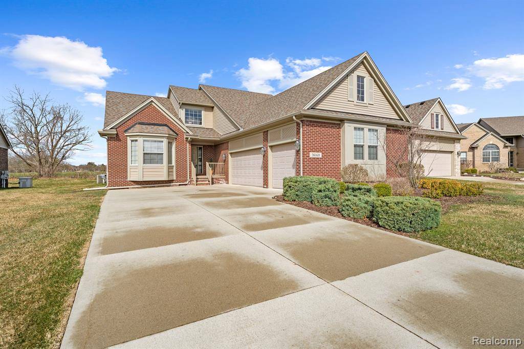 Livonia, MI 48152,36168 FAIRWAY Drive 74
